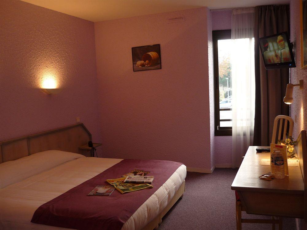Logis Hotel Noemys Brive - Restaurant Le Teinchurier Buitenkant foto