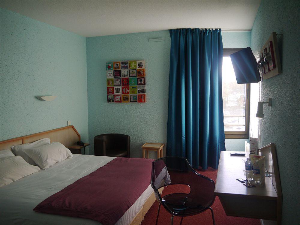 Logis Hotel Noemys Brive - Restaurant Le Teinchurier Buitenkant foto