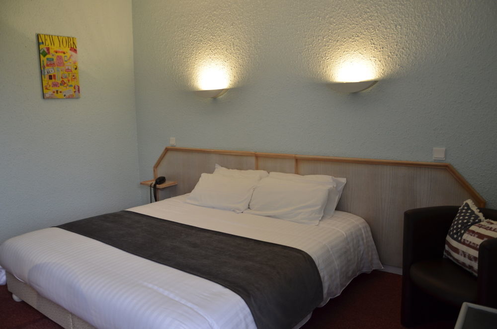 Logis Hotel Noemys Brive - Restaurant Le Teinchurier Buitenkant foto