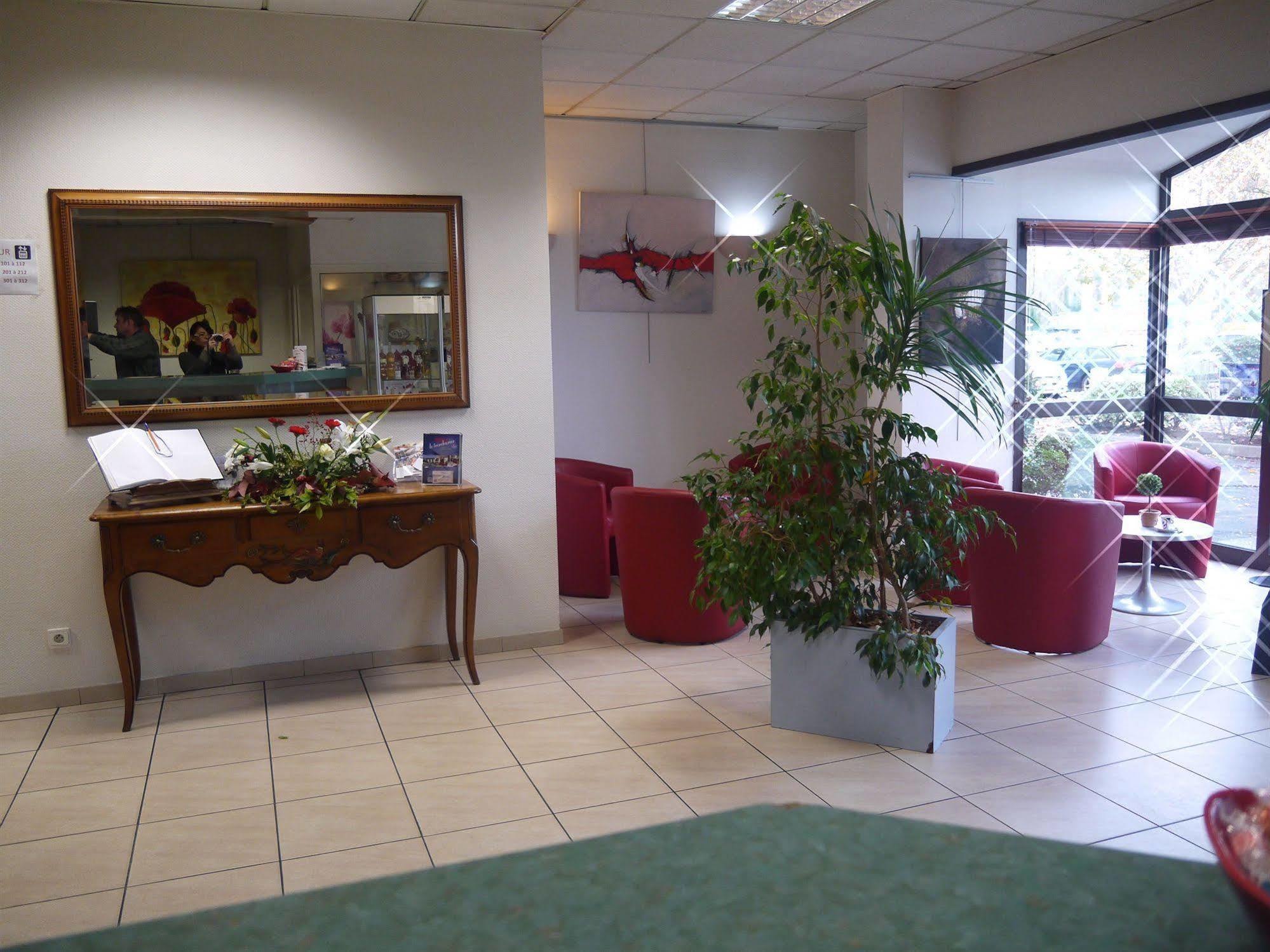 Logis Hotel Noemys Brive - Restaurant Le Teinchurier Buitenkant foto