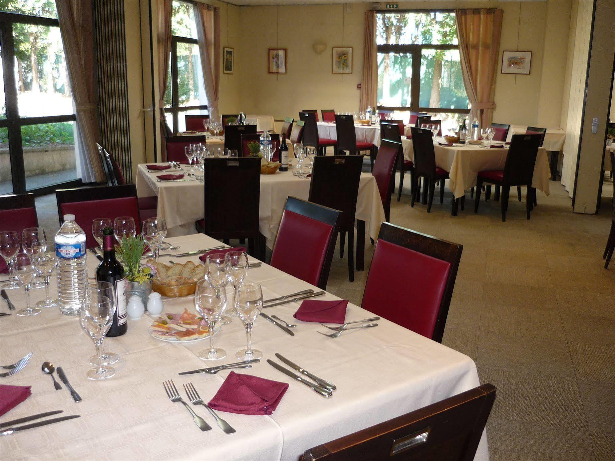 Logis Hotel Noemys Brive - Restaurant Le Teinchurier Buitenkant foto