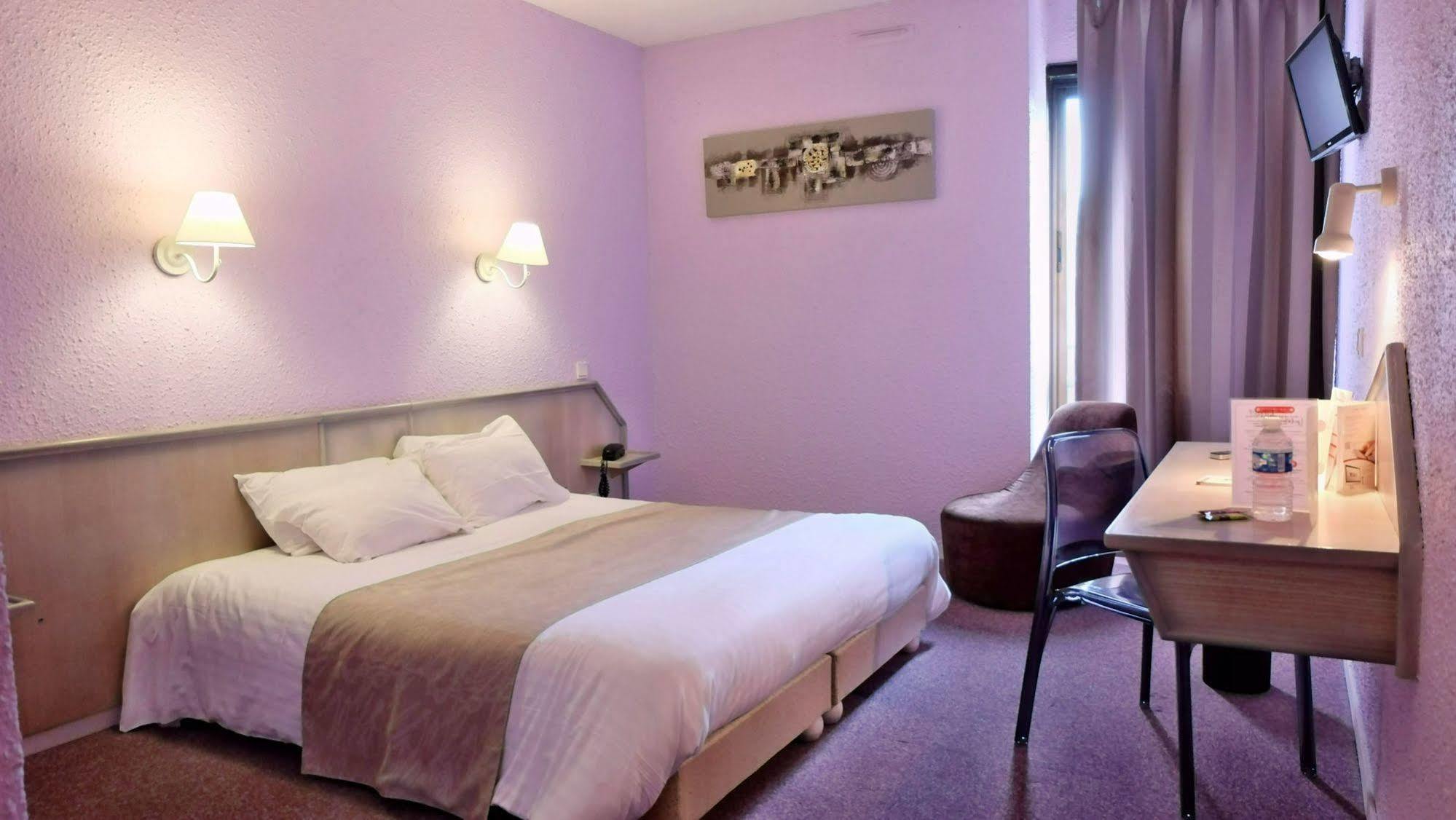 Logis Hotel Noemys Brive - Restaurant Le Teinchurier Buitenkant foto